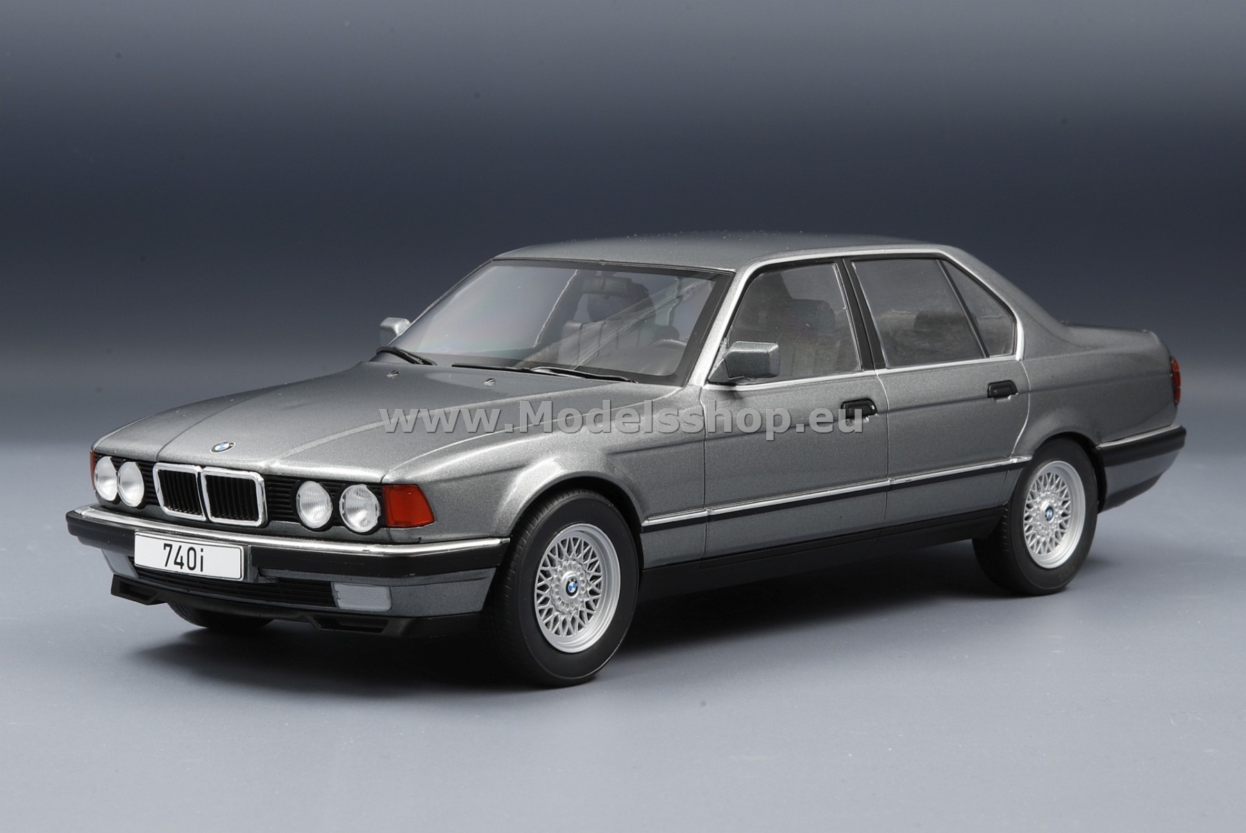 MCG 18161 BMW 740i (E32), 7er / 7 series, 1992 /grey - metallic/