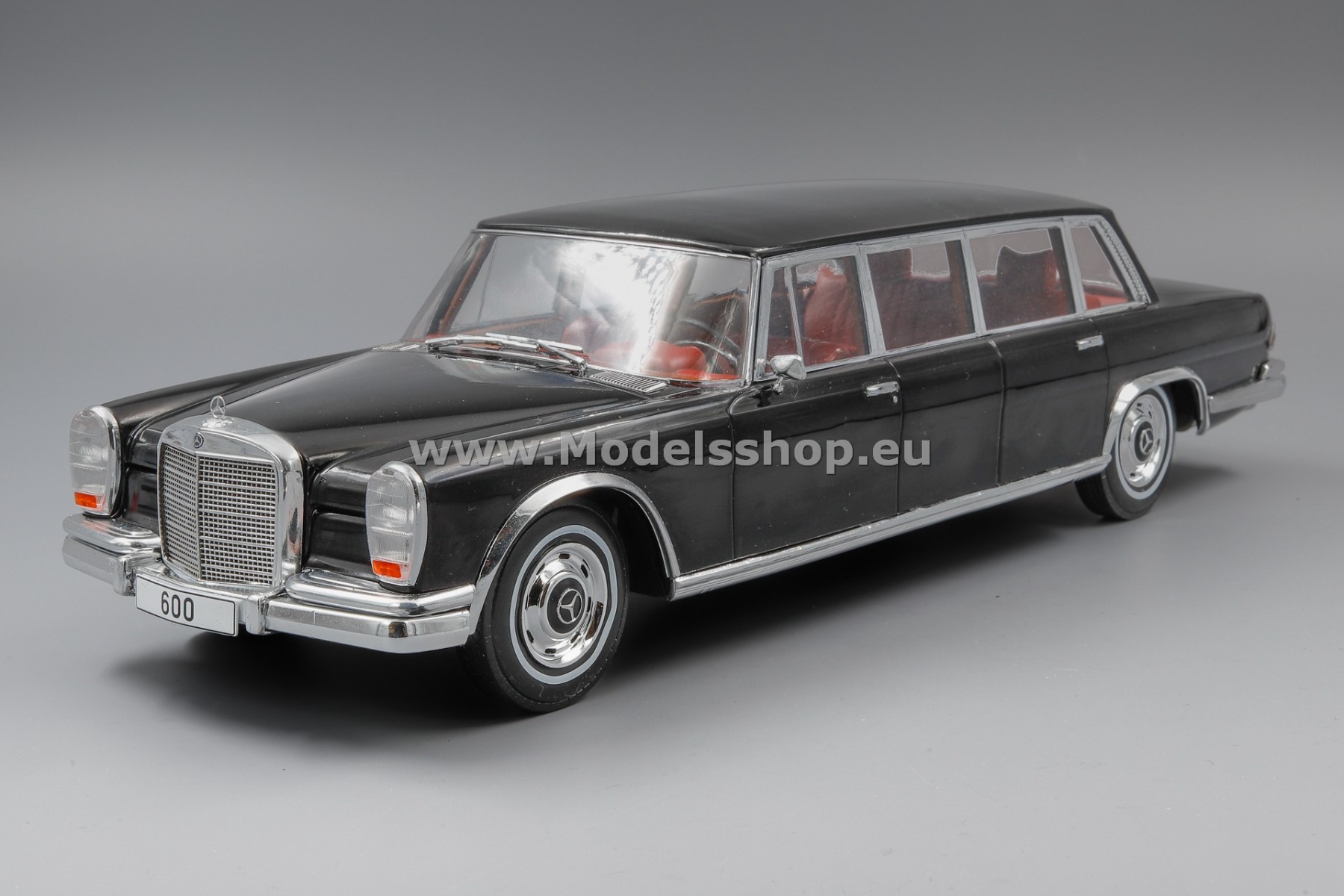 MCG 18187 Mercedes-Benz 600 Pullman (W100), 1969 /black/
