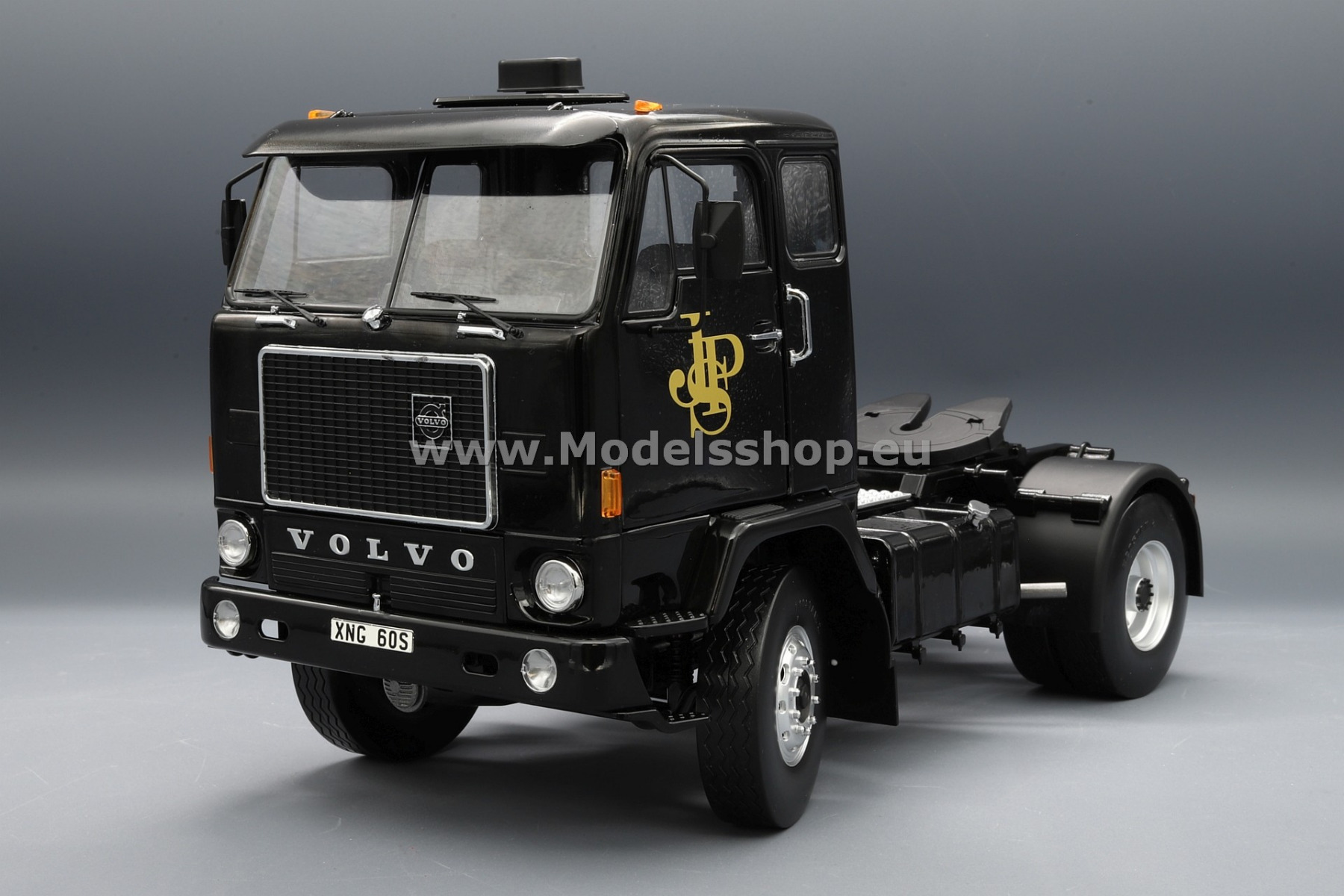 MCG 18140 Volvo F88 tractor truck 