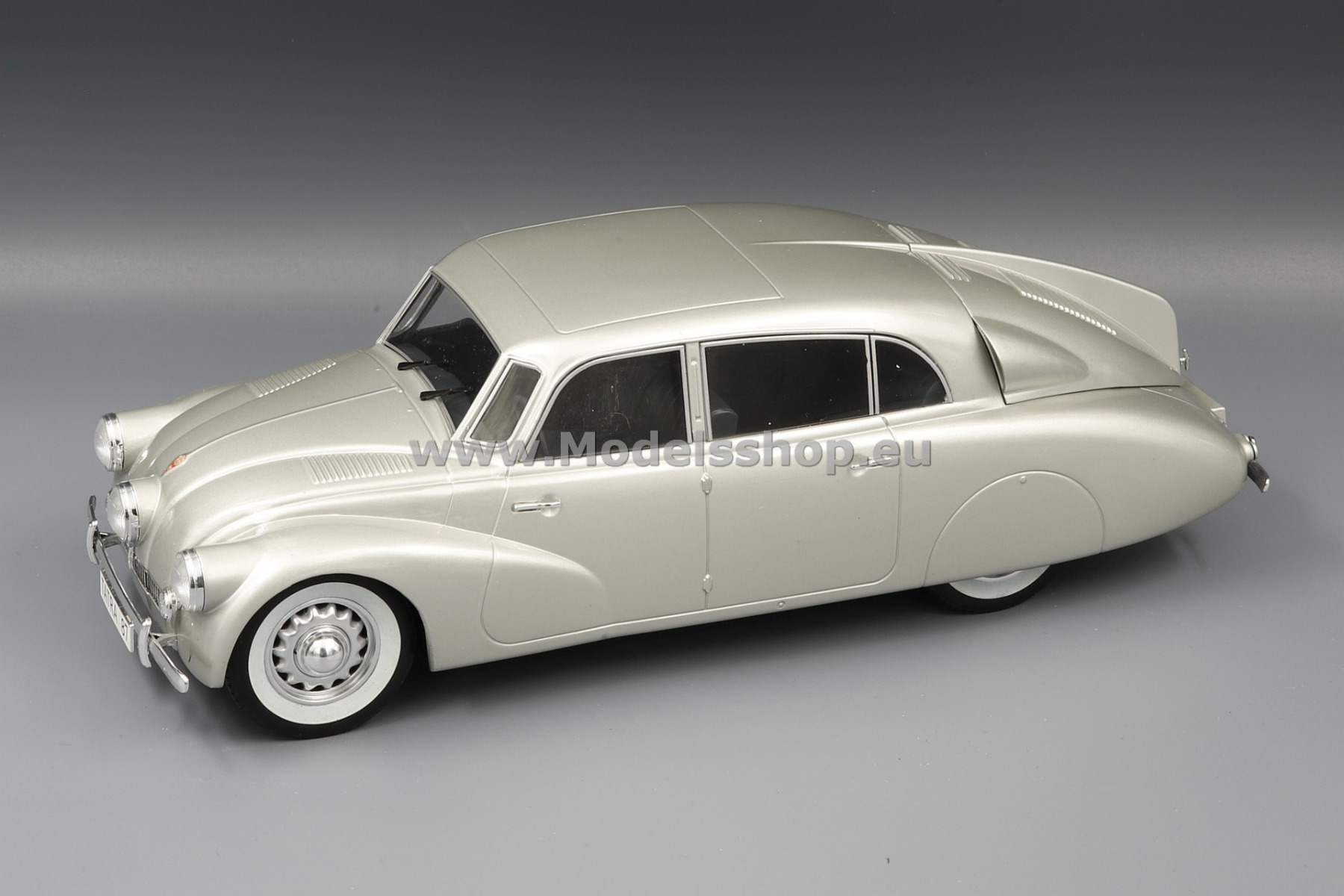 Tatra 87, 1937 /silver/