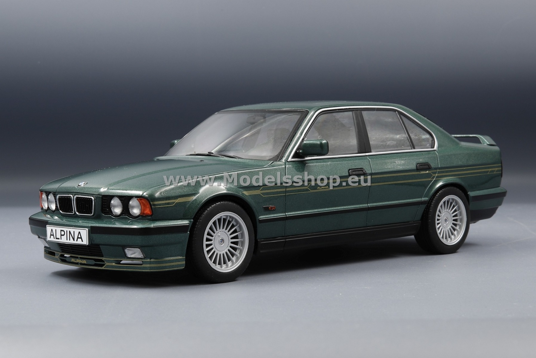 MCG 18229 BMW Alpina B10 4,6, 1994 /green metallic - decorated/
