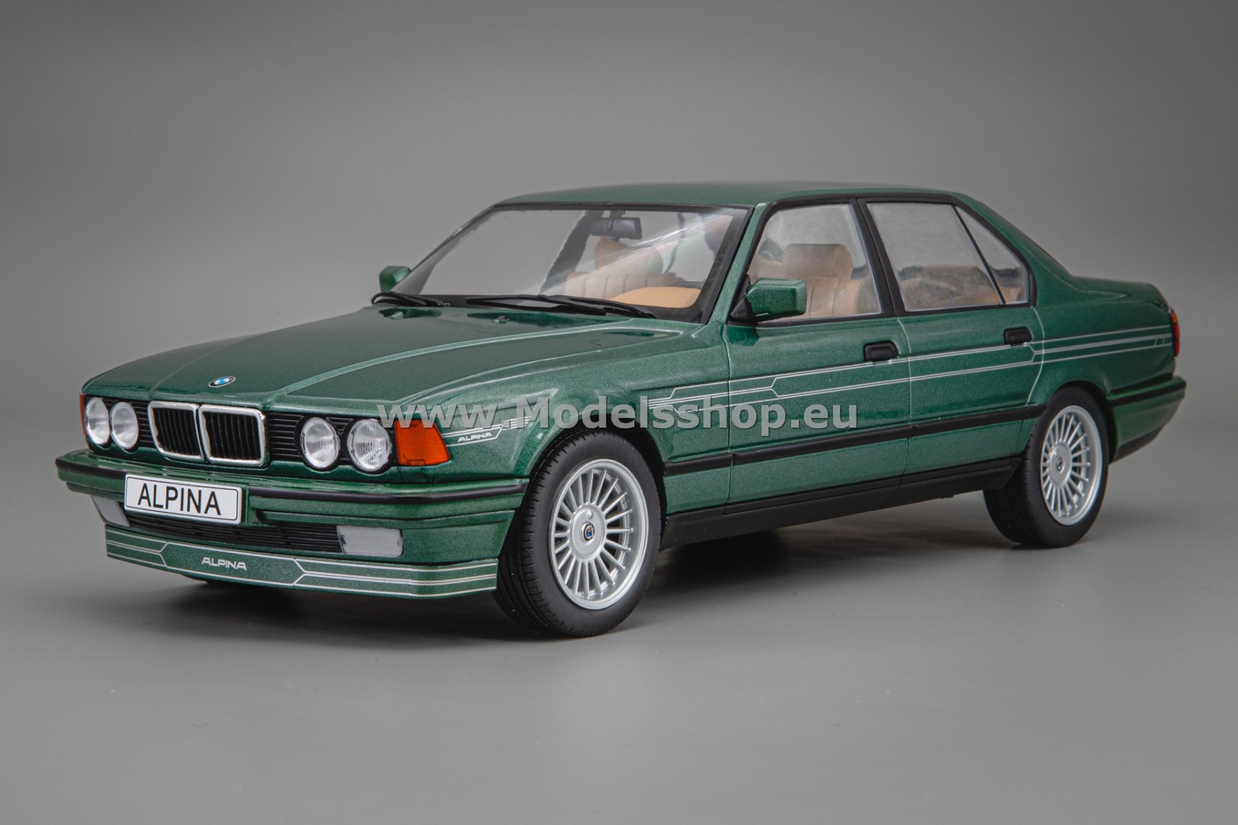 MCG18233 BMW Alpina B11 3,5, 1992 /dark green metallic/
