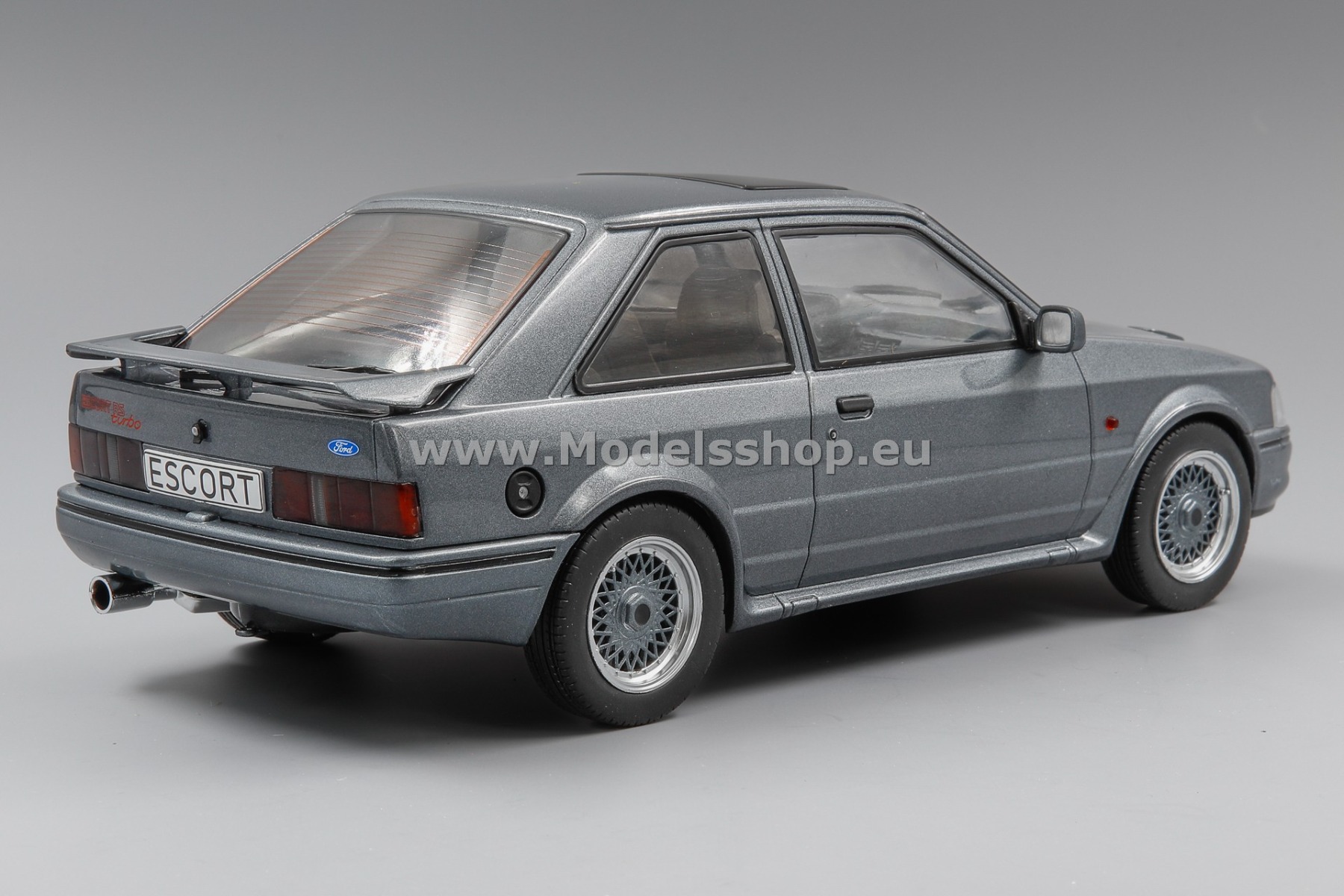 Ford Escort RS Turbo S2 Tuning - Miniature MCG 1:18 Blanche - Occasion - Réf. MCG18271