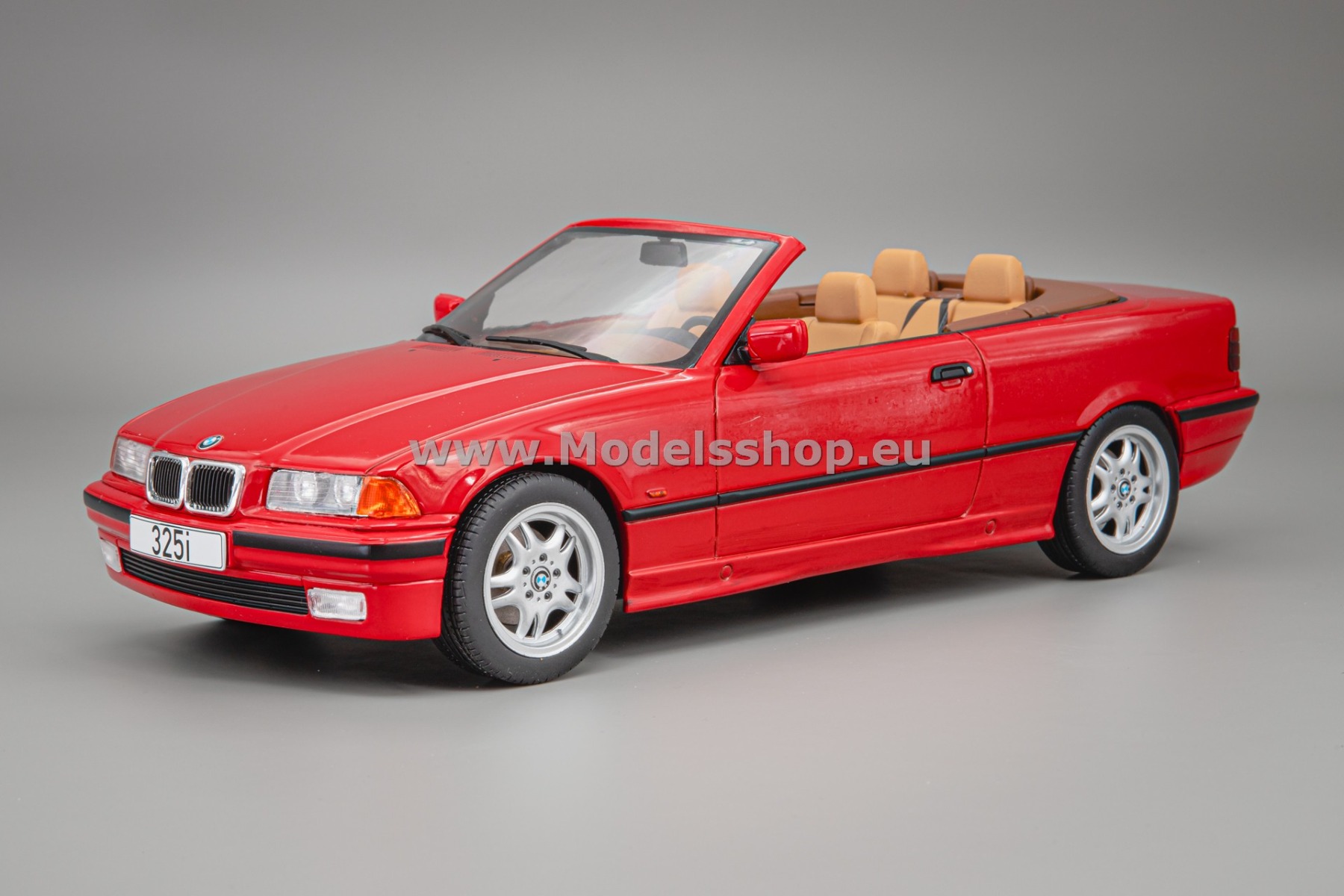 MCG18317 BMW 3-series (E36) Cabriolet, 1996 /red/