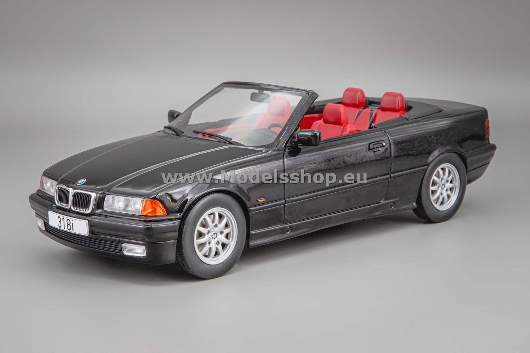 MCG18318 BMW 3-series (E36) Cabriolet, 1996 /black/