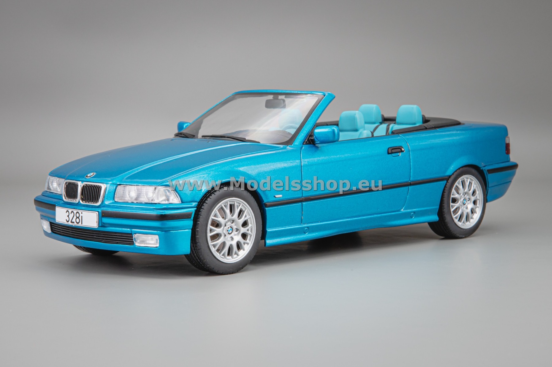 MCG18319 BMW 3-series (E36) Cabriolet, 1996 /turquoise metallic/