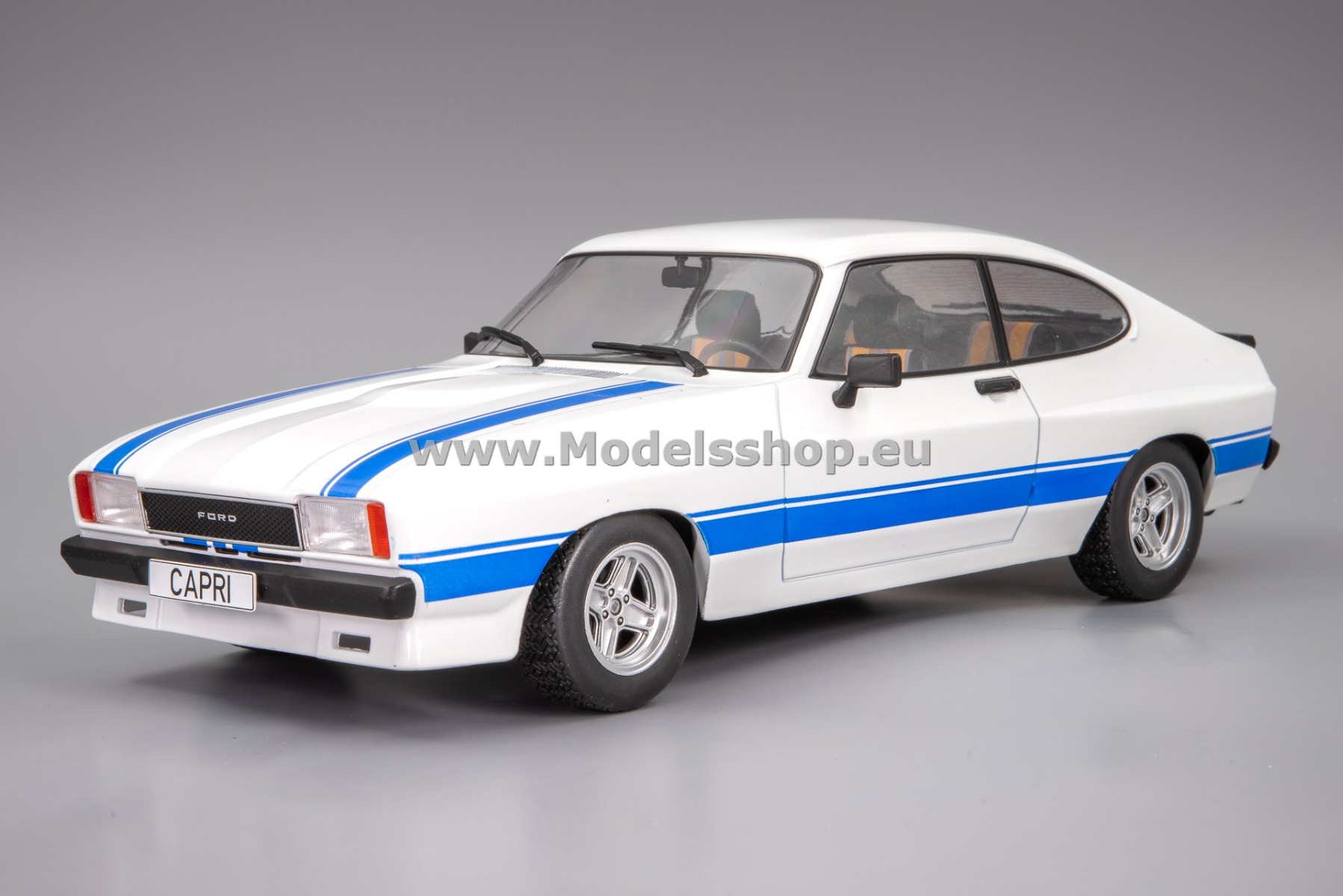 MCG18347 Ford Capri MK II X-Pack, 1975 /white - blue/