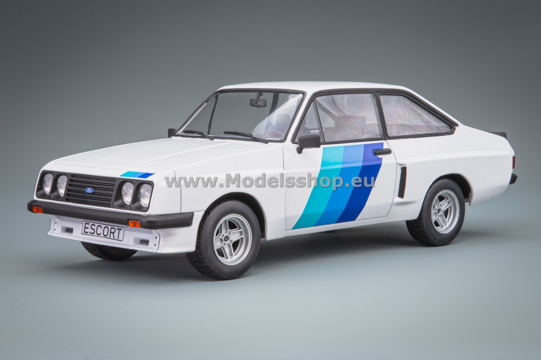 MCG18351 Ford Escort MK II RS 2000 X-Pack, 1977 /white - decorated/