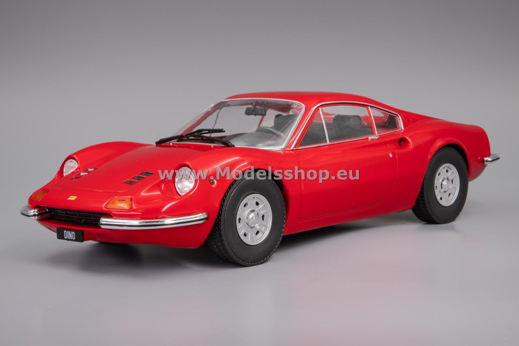 MCG18359 Ferrari Dino 246 GT, 1969 /red/