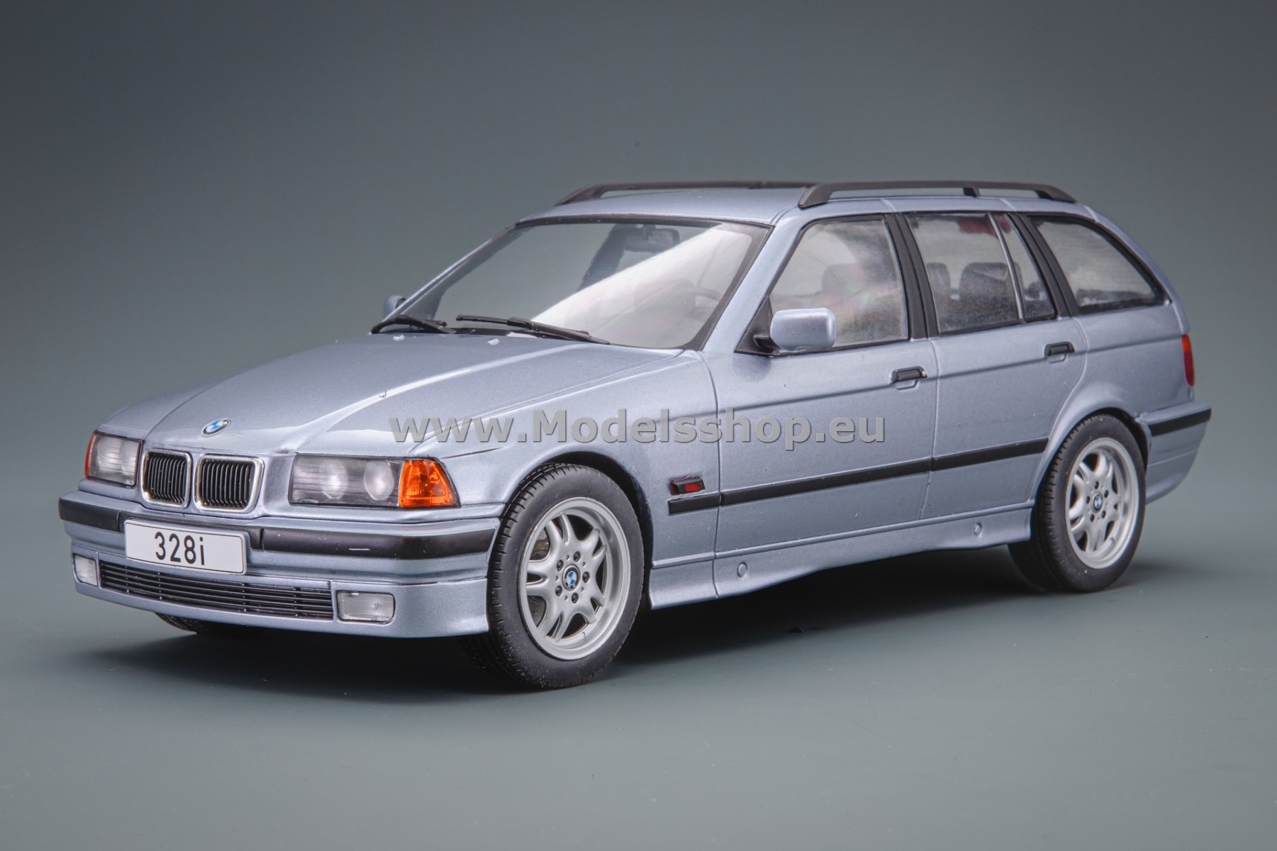 MCG18365 BMW 3 Series (E36) Touring, 1995 /grey metallic/