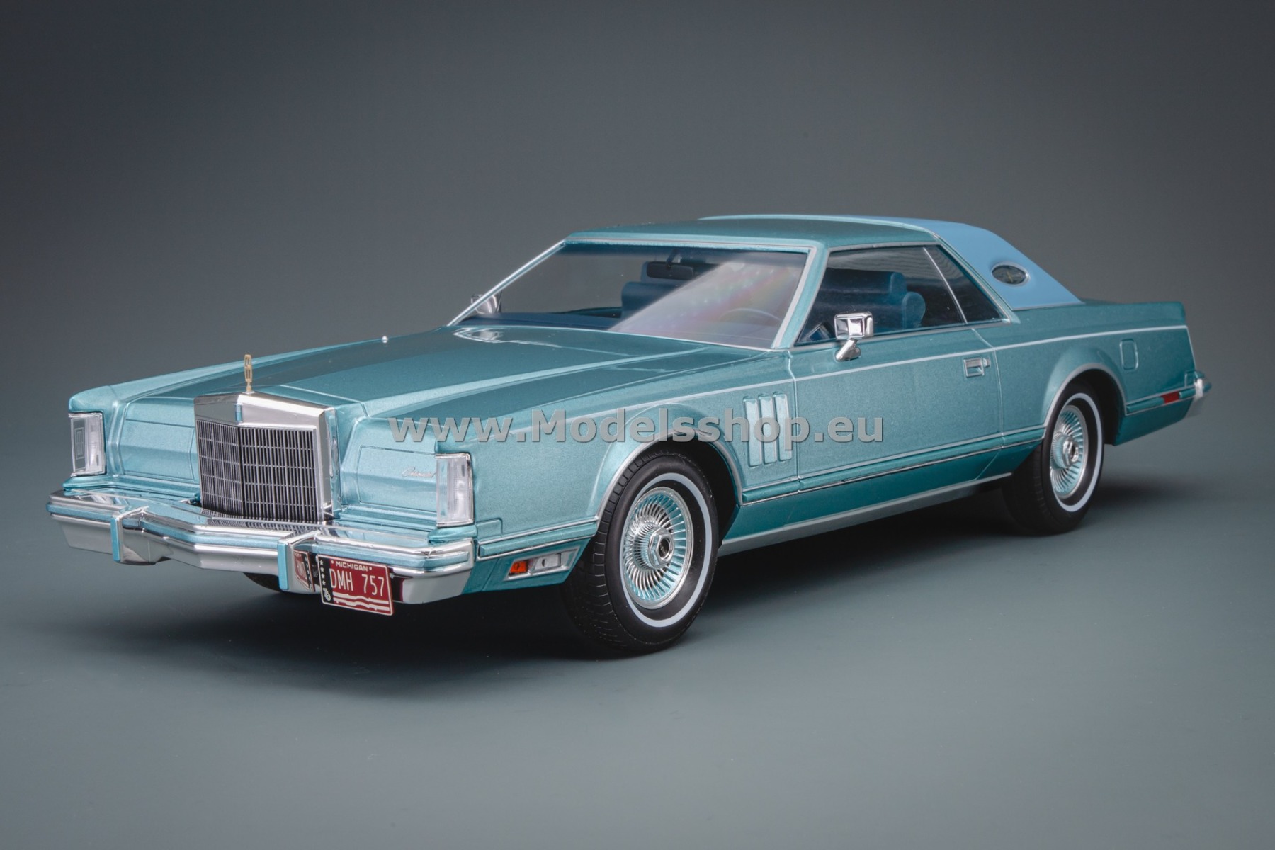 ミニカー MCG 1/18 1978 Lincoln Continental Mk. V MCG 1978 Lincoln Continental Mark V Metallic Light Blue 1:18