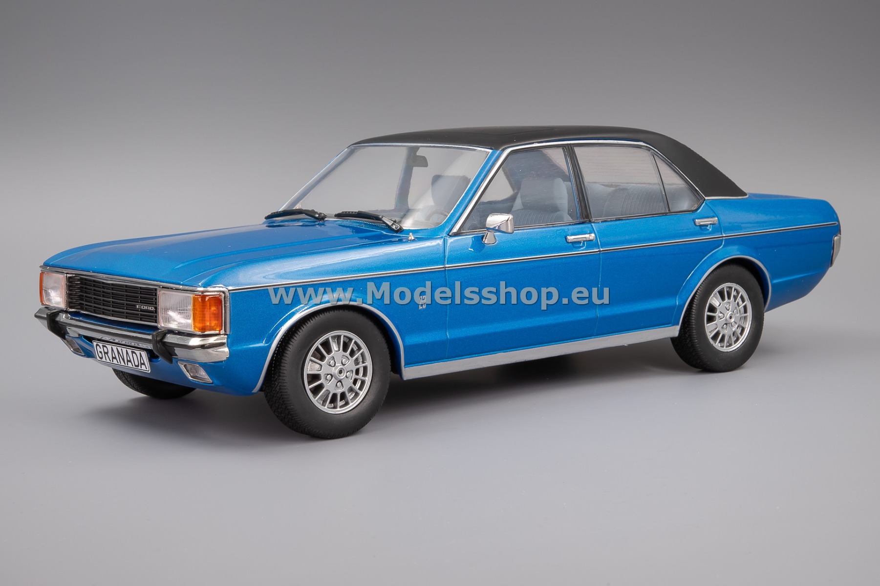 MCG18394 Ford Granada MK I, 1975 /blue metallic - matt-black/