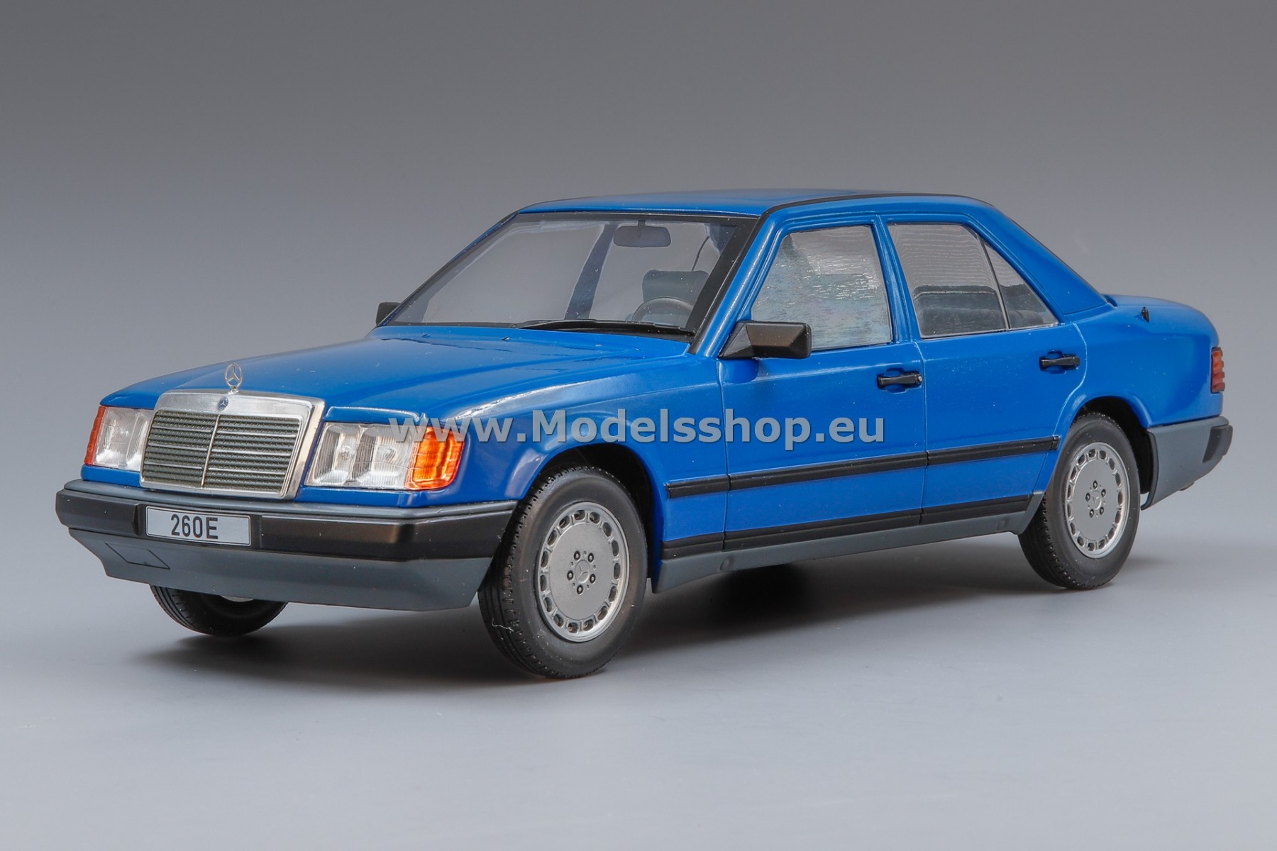 MCG 18411 Mercedes-Benz 260 E (W124), 1984 /dark blue/