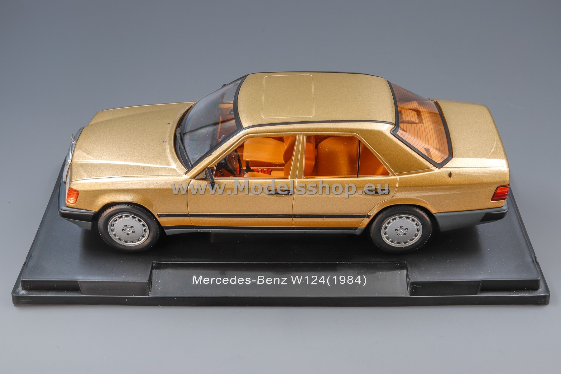 1/18 Mercedes 200 D W124 metalic light green 1984 MCG Y41 | eBay