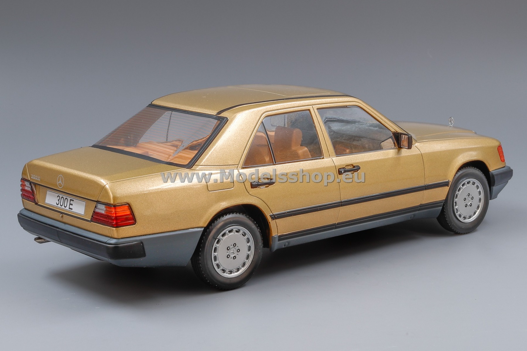 MCG 18412 Mercedes-Benz 300 E (W124), 1984 /dark beige