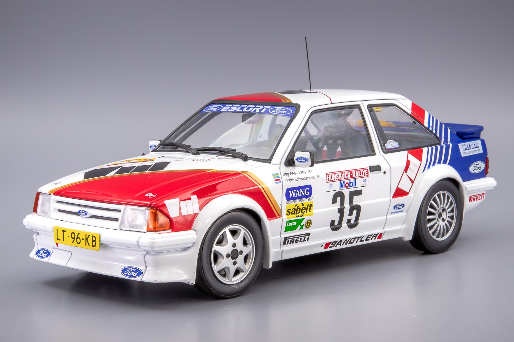No.368 ミニカー1/18 箱ありFORD ESCORT COSWORTH IXOMODELS, FORD Escort RS1 Cosworth 1996 blu metallizzato, 1