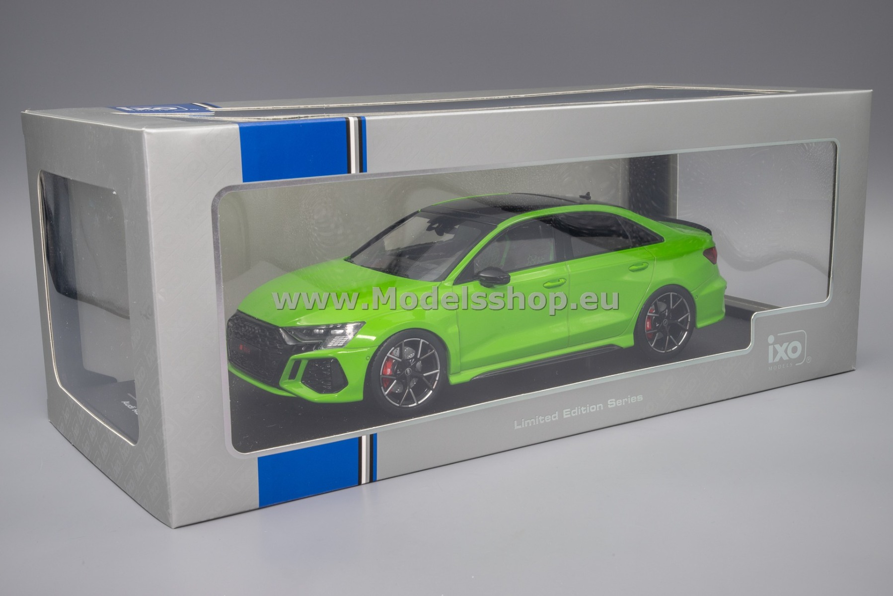 MCG18449 / IXOSPMW-18001 Audi RS3 Limousine, 2022 /light green