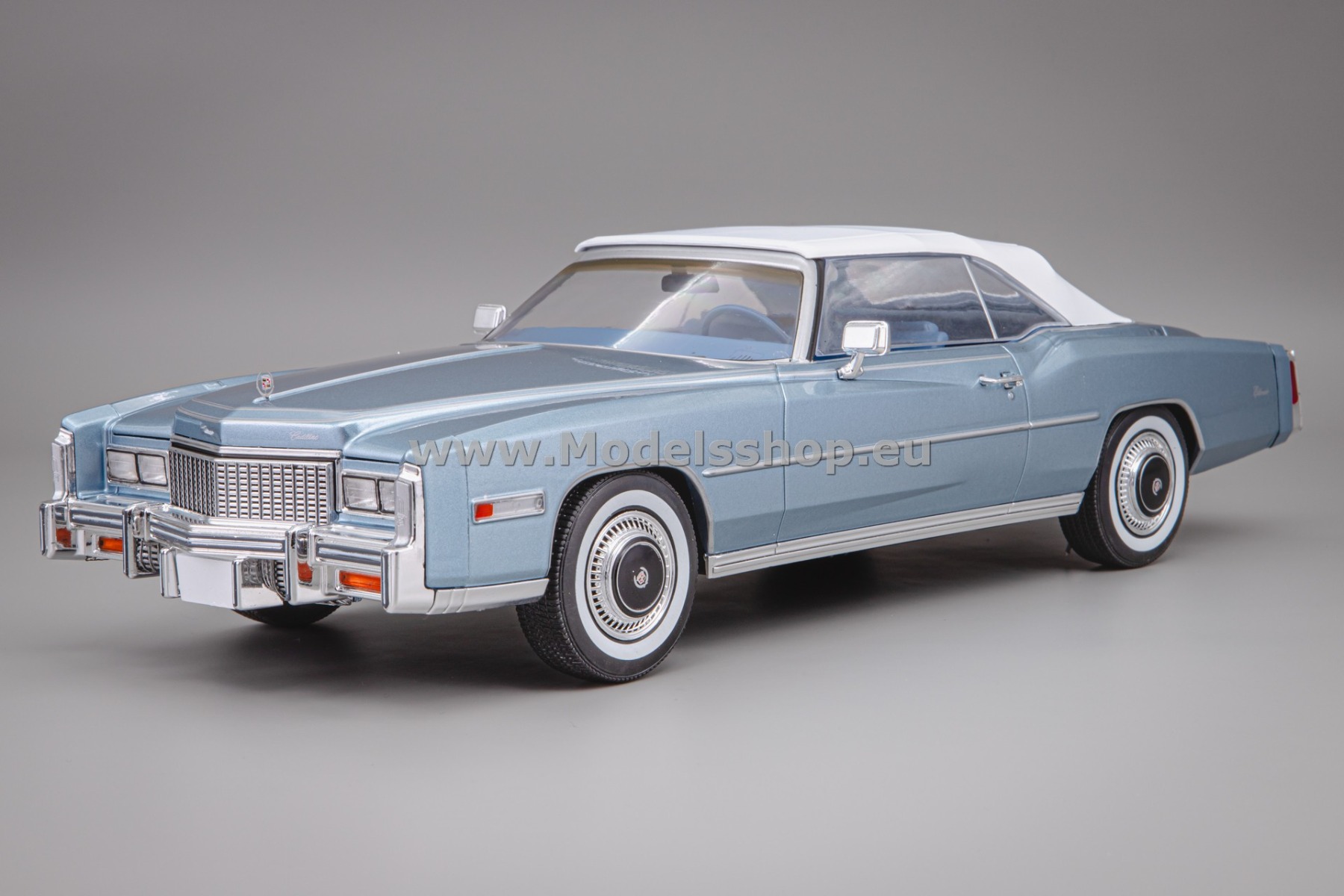 MCG18472 Cadillac Eldorado Convertible, 1976 /light blue metallic/