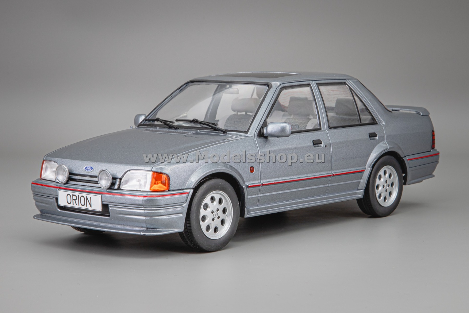 MCG18489 Ford Orion MK II w. RS bodykit, 1986 /grey/