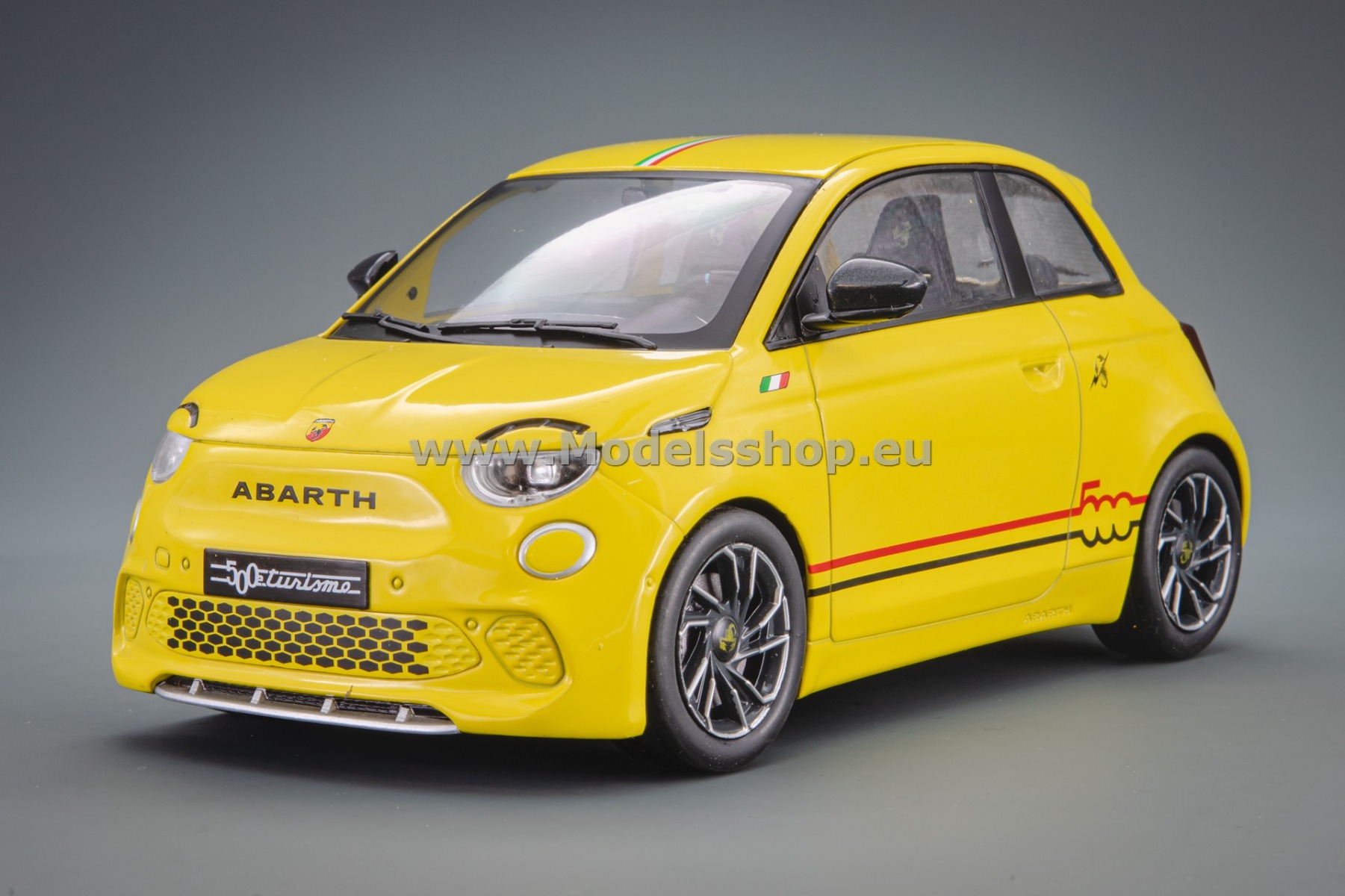 MCG18498 Fiat 500e Abarth, 2024 /light yellow/