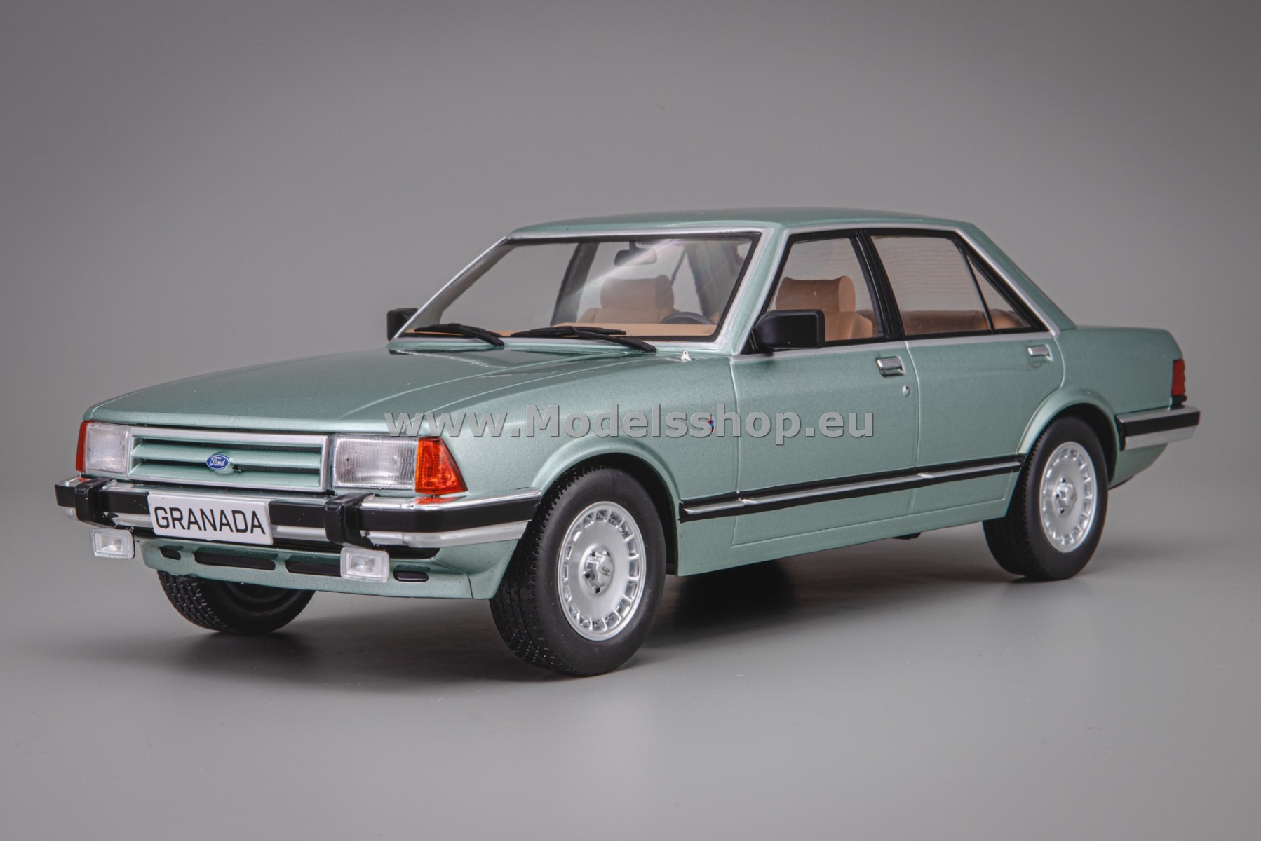 MCG18535 Ford Granada MK II 2.8 Ghia, 1982 /light green/