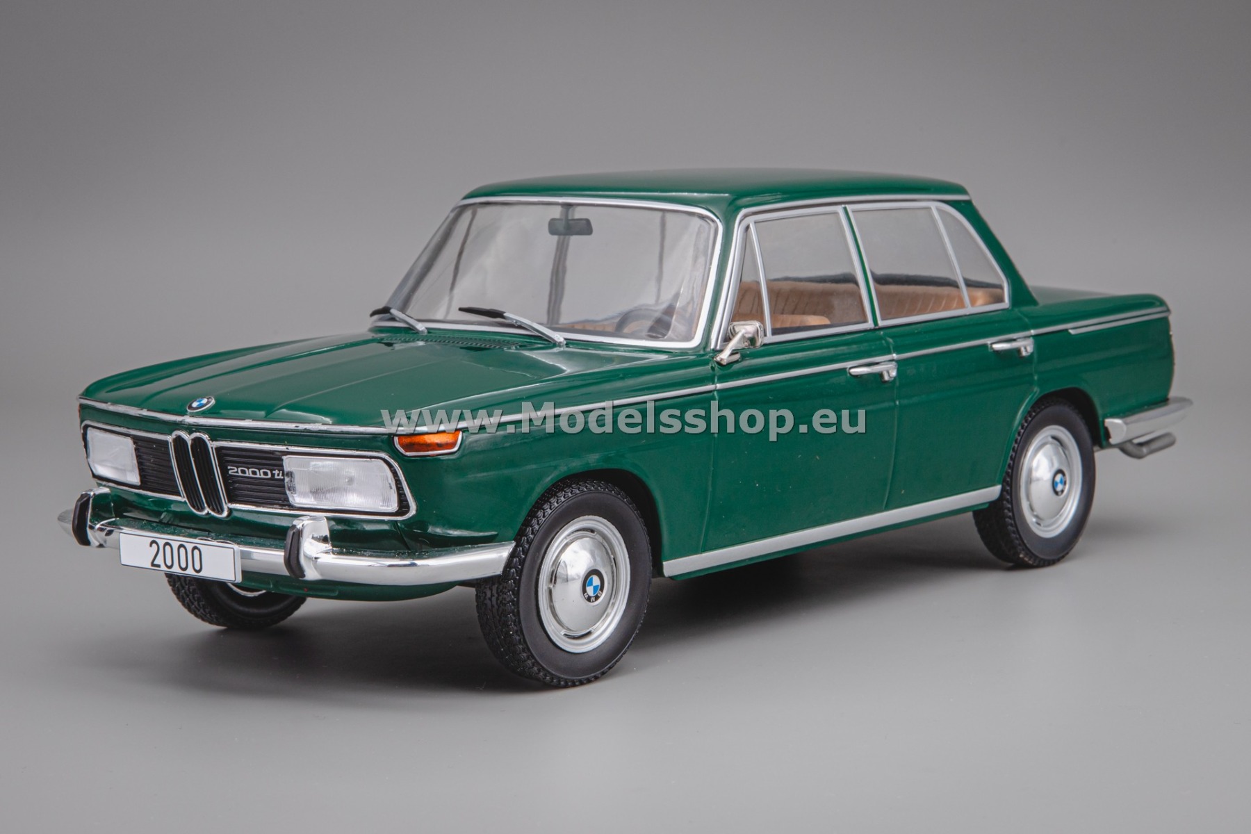 MCG18542 BMW 2000 (Typ 121), 1966 /dark green/