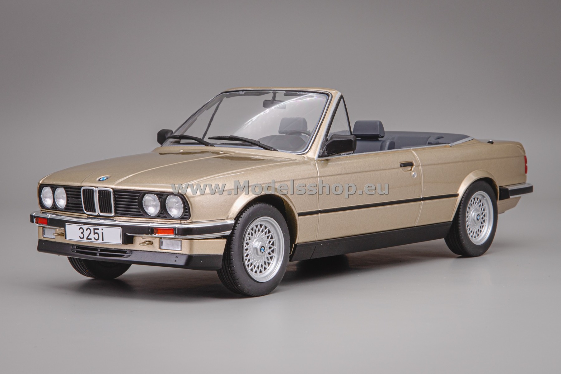 MCG18544 BMW 325i (E30) Cabriolet, 1985 /beige metallic/