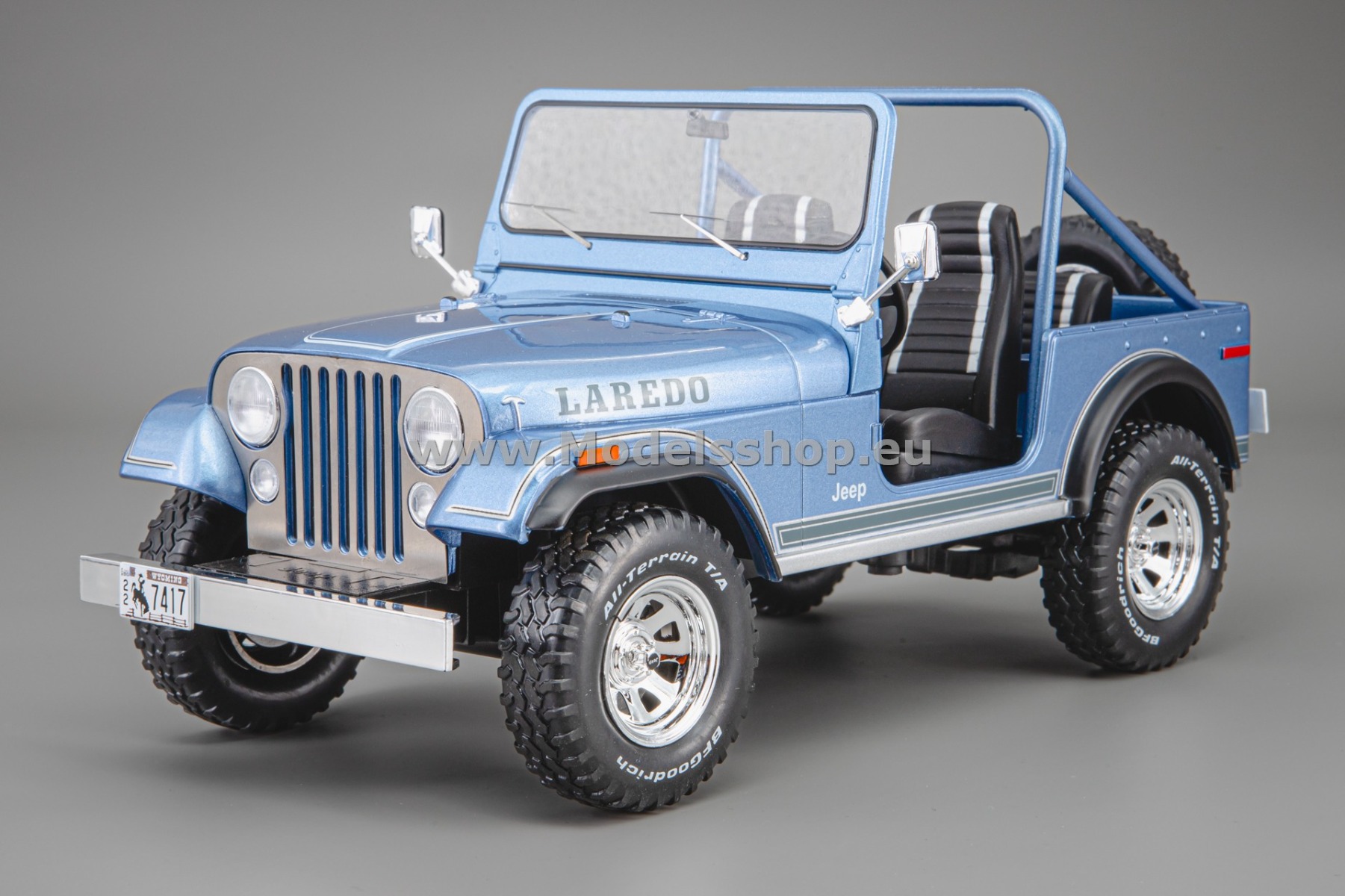 MCG18553 Jeep CJ-7 Laredo, 1980 /blue metallic - decorated/