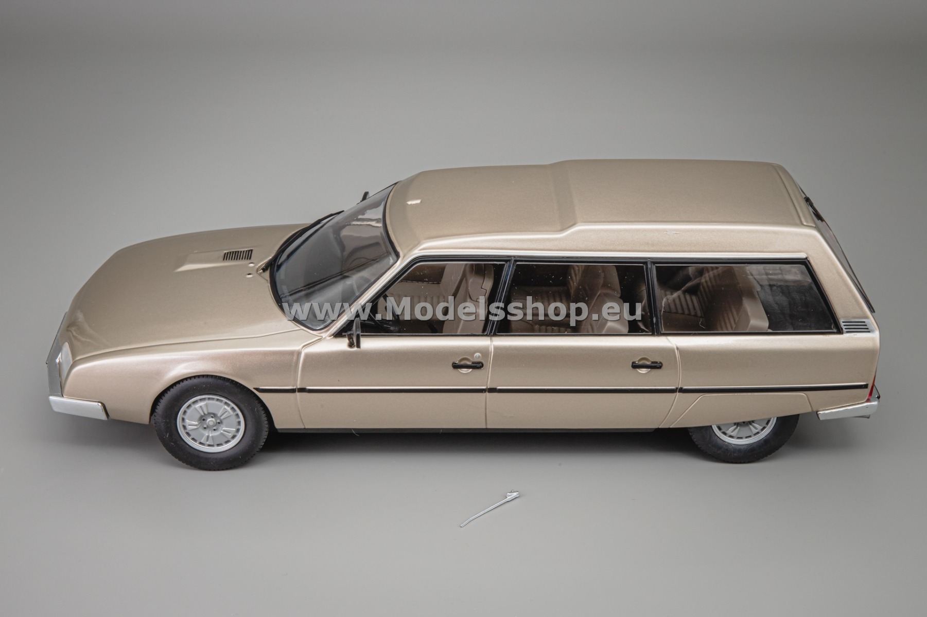 MCG18554 Citroen CX Break, 1977 /beige metallic/