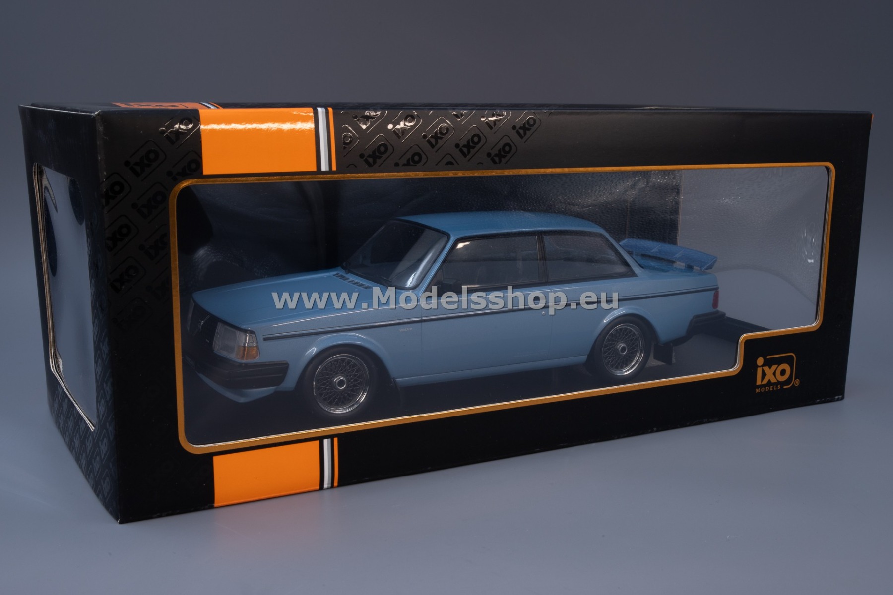 Volvo 240 Turbo customs, 1985 /light blue - metallic/
