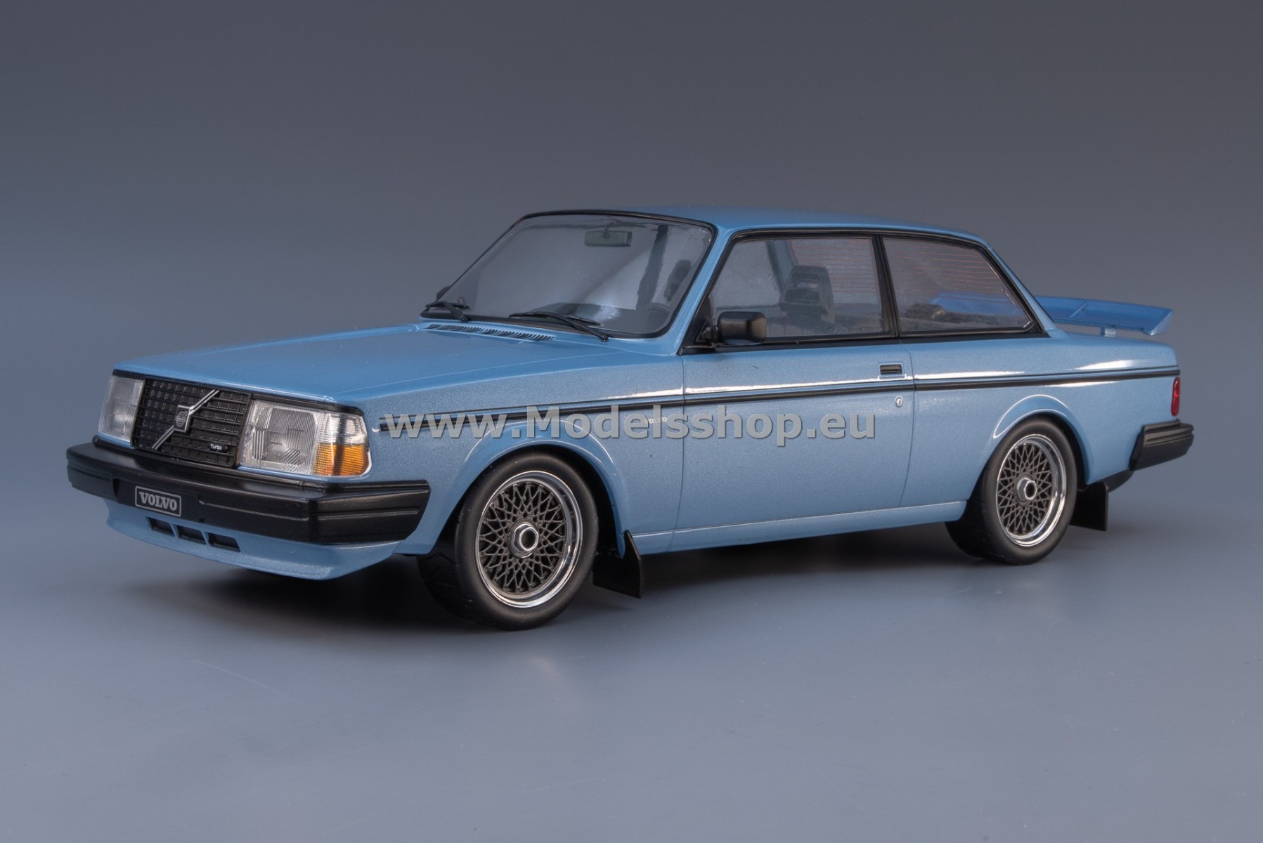 Volvo 240 Turbo customs, 1985 /light blue - metallic/