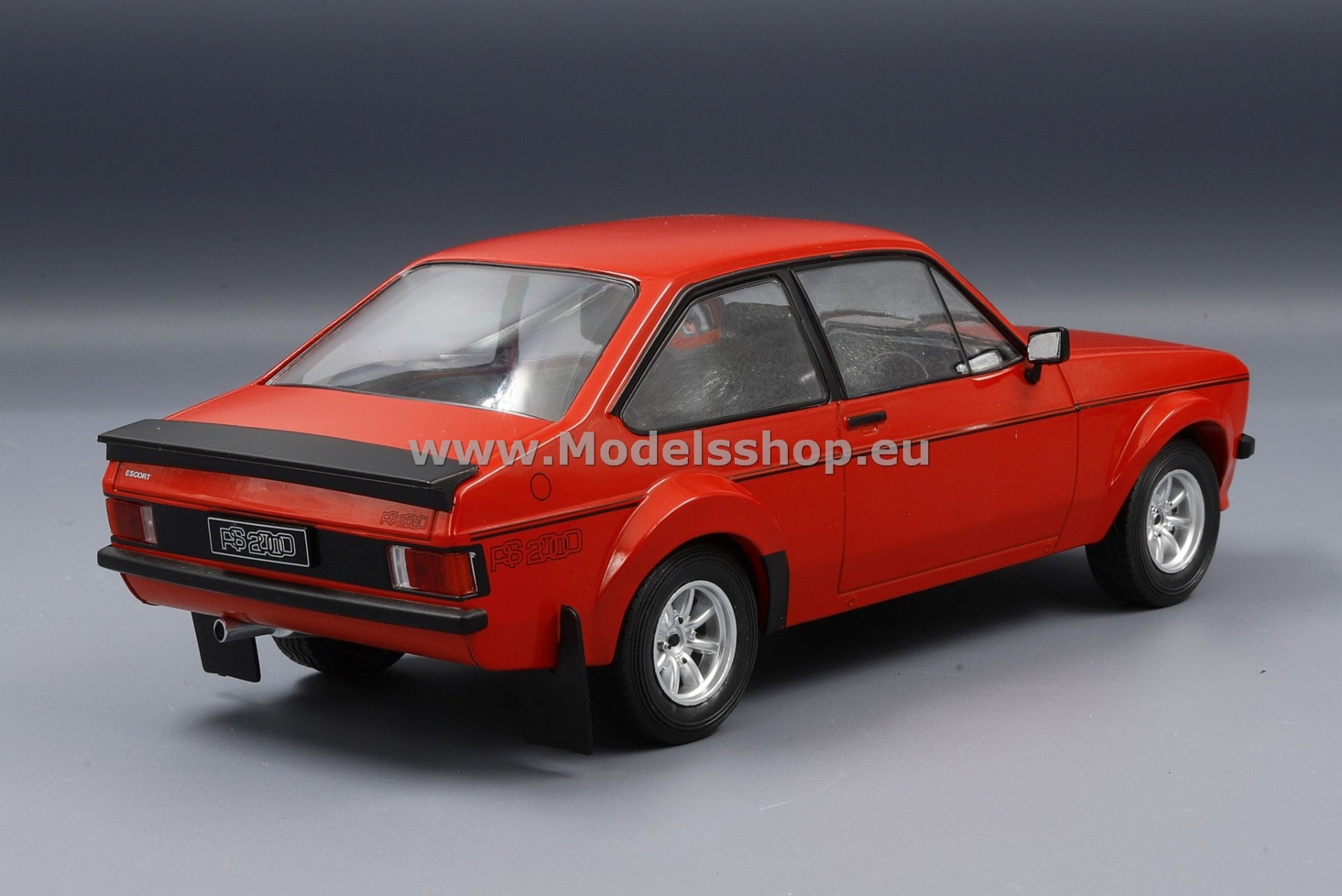 IXO 18CMC103B.20 Ford Escort MKII RS 2000, RHD, 1977 /red