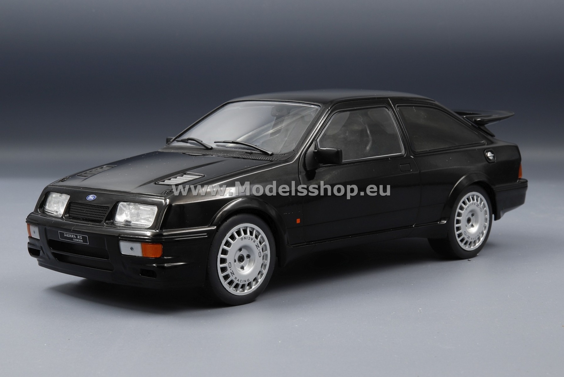 IXO18CMC121.22 Ford Sierra RS Cosworth, 1988 /white/ IXO18CMC121.22 Ford Sierra RS Cosworth, 1988 /white/