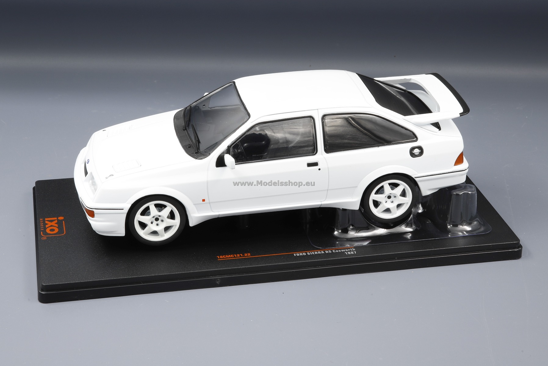 Minichamps 1/18 Ford Sierra Rs 1988 White Rhd | eBay