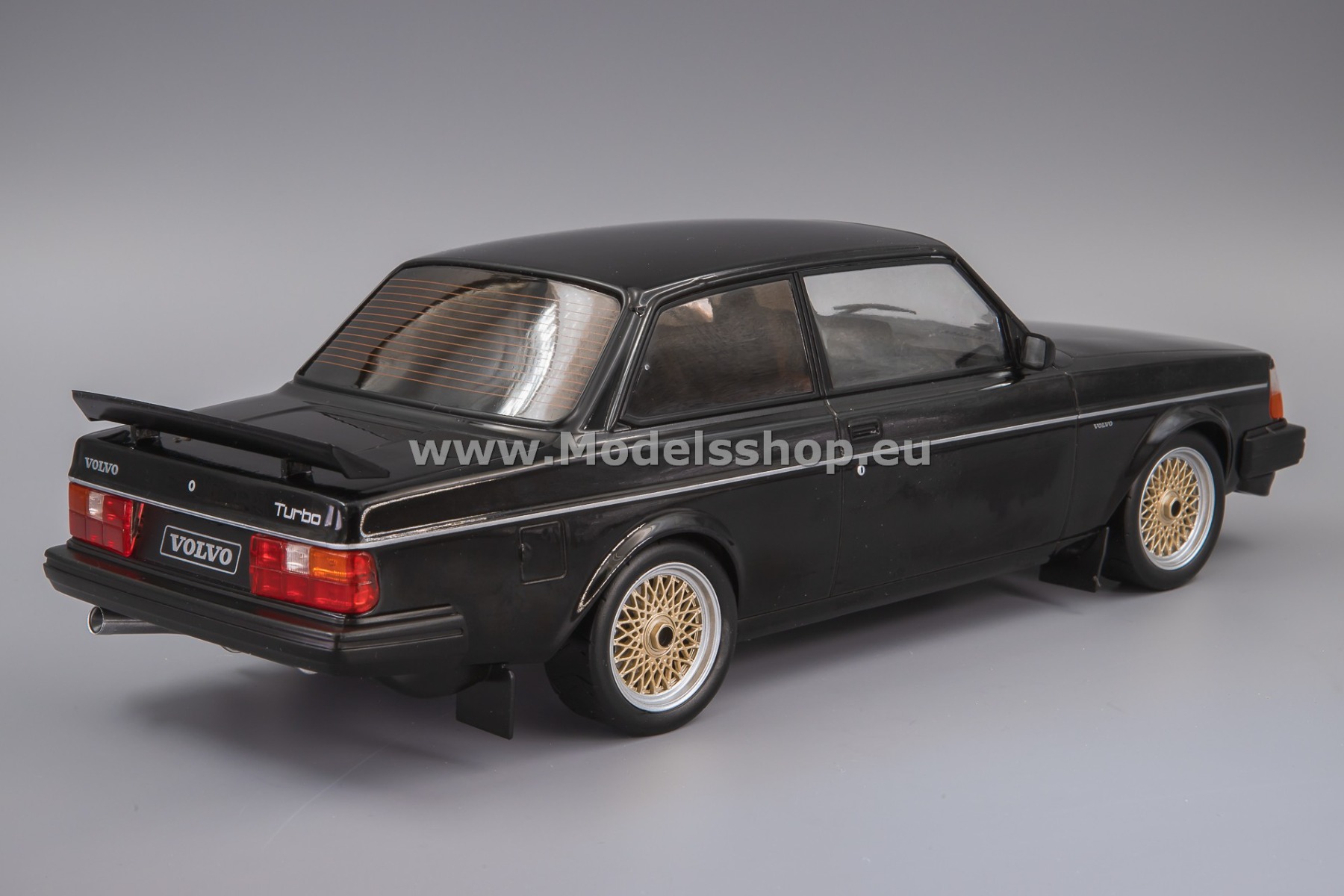 AUTOart Volvo (ボルボ) 240 Turbo 1/18 ミニカー AUTOart 1:18 Scale Volvo 240 Turbo Plain Body Version, White