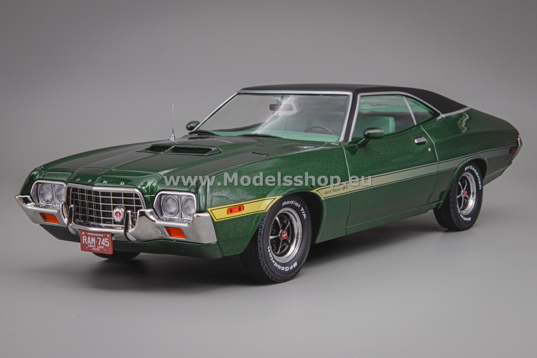 IXO18CMC185.22 Ford Gran Torino Sport, 1972 /dark green - metallic/