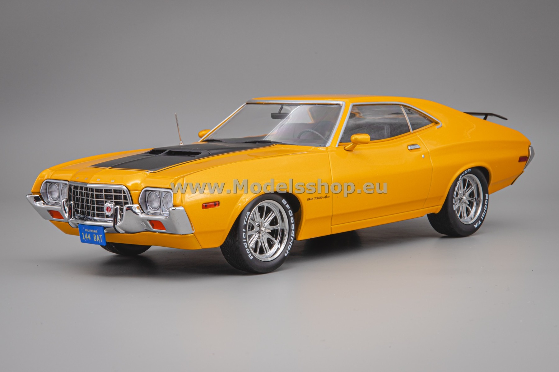 IXO18CMC186.22 Ford Gran Torino Sport, 1972 /orange - metallic/