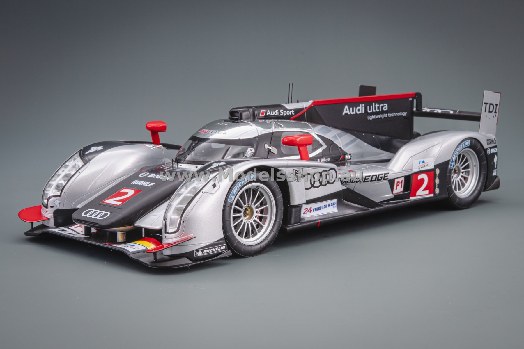 Spark 18LM11 Audi R18 TDI No.2 Winner 24H Le Mans 2011 B. Treluyer - A. Lotterer - M. Fassler With Acrylic Cover