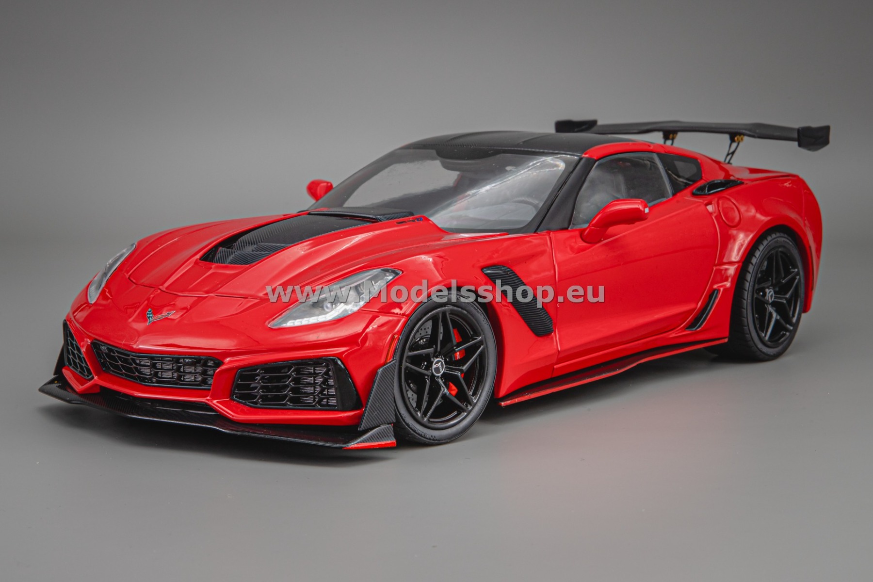 IXO18RDC243-FO Chevrolet Corvette C7 ZR1, 2019 /red/