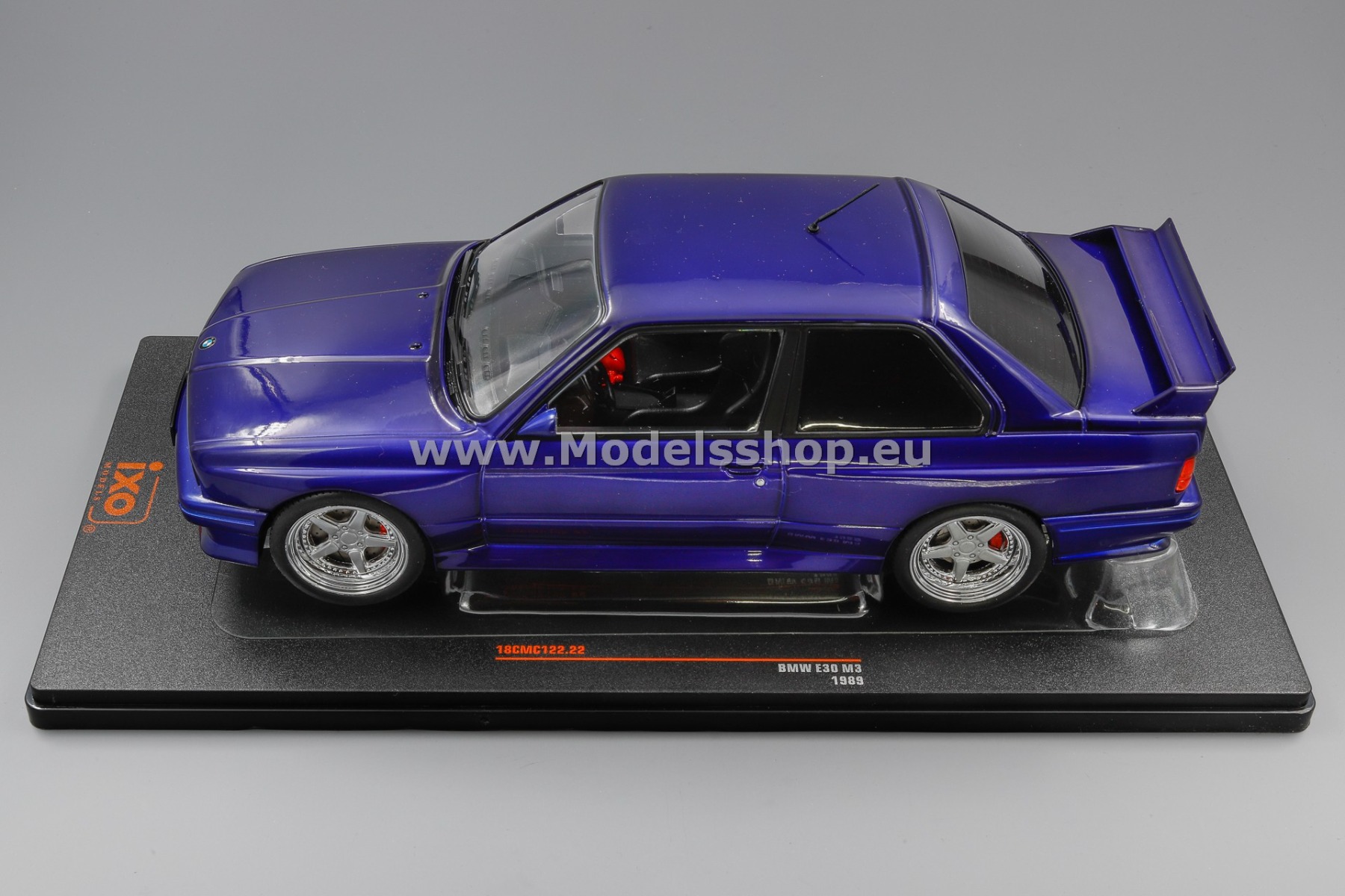 IXO 18CMC122.22 BMW M3 (E30), 1989 /dark blue metallic/