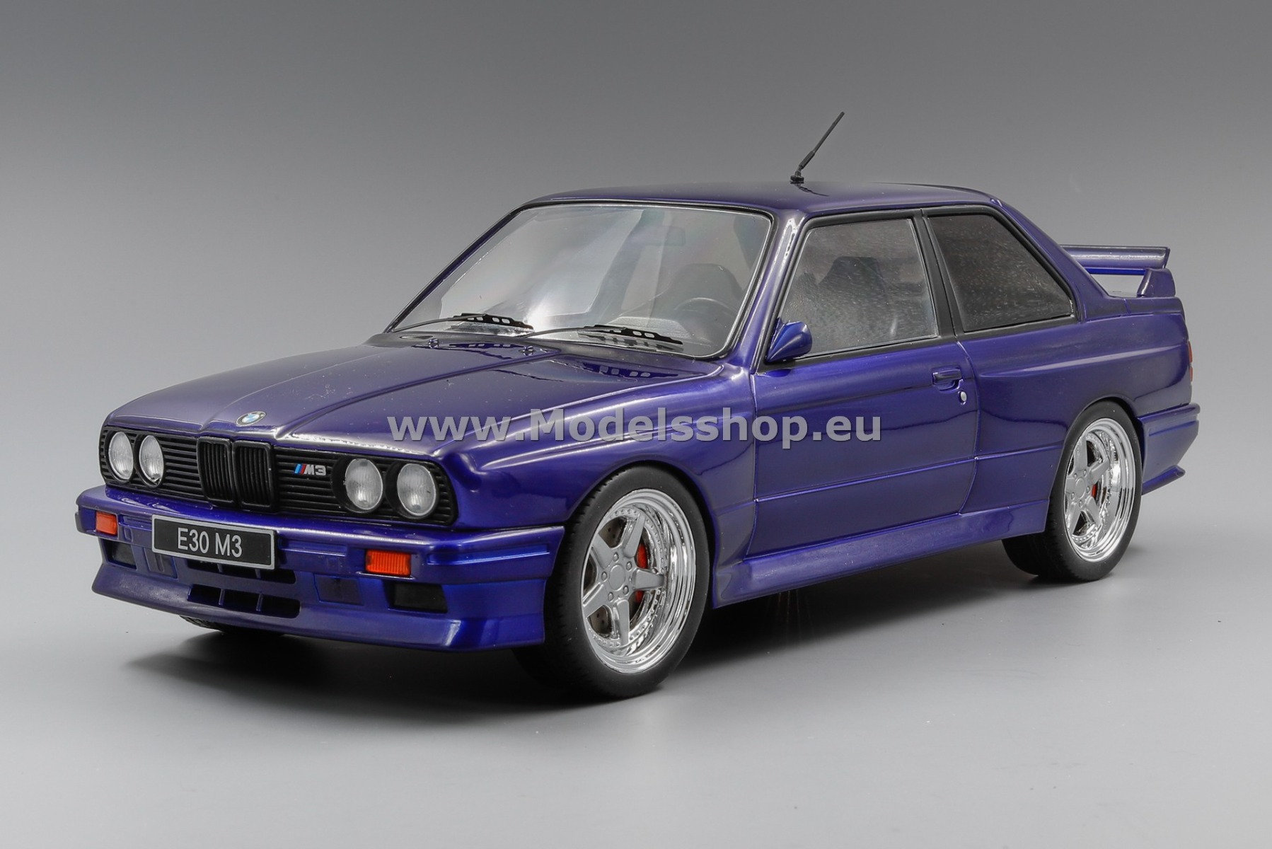 IXO18CMC122.22 BMW M3 (E30), 1989 /dark blue metallic/