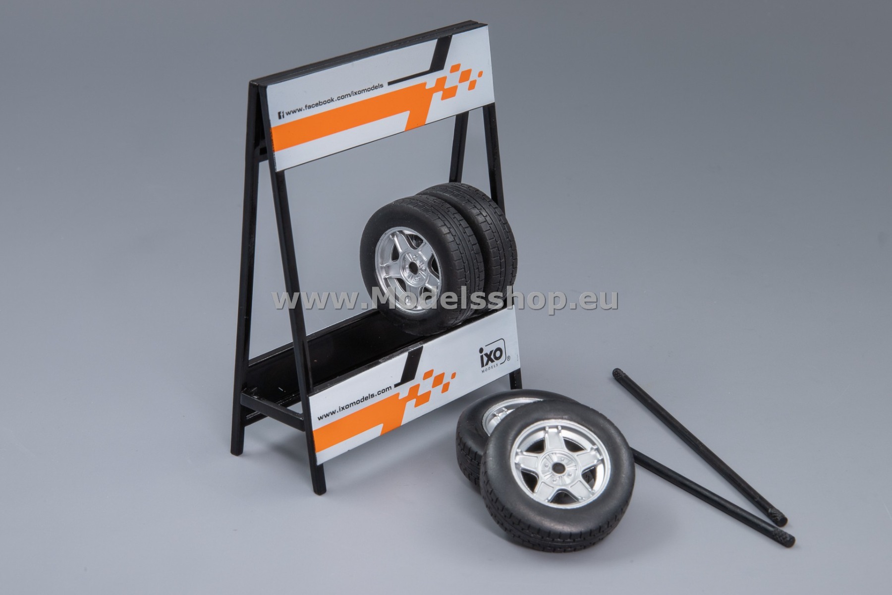 IXO18SET023W Accessory set of wheels: Lada VFTS Wheels, silver (Set of 4 Wheels)