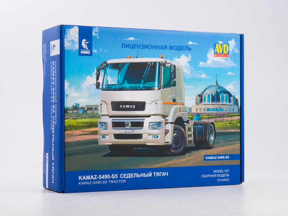 1514AVD KAMAZ-5490-S5 tractor truck, model kit