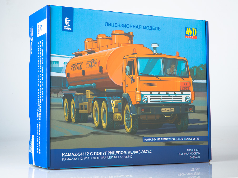 KAMAZ-54112 tractor truck with tanker semitrailer NEFAZ-96742, model kit
