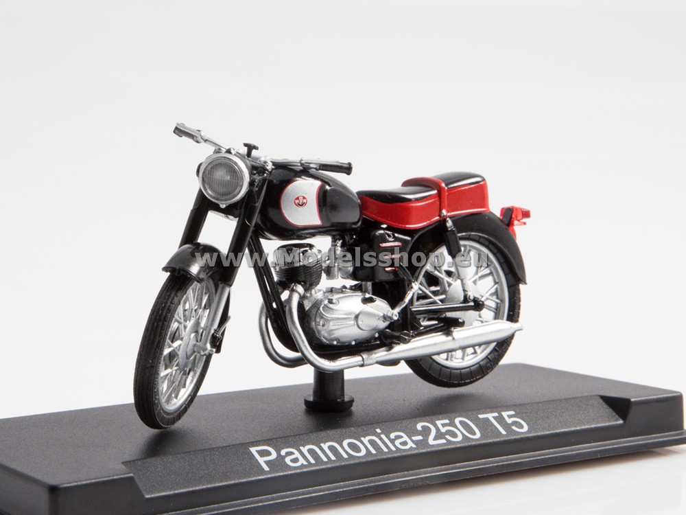 Motorcycle magazine series (Modimio) No.18 with model of  Pannoniya-250 T5