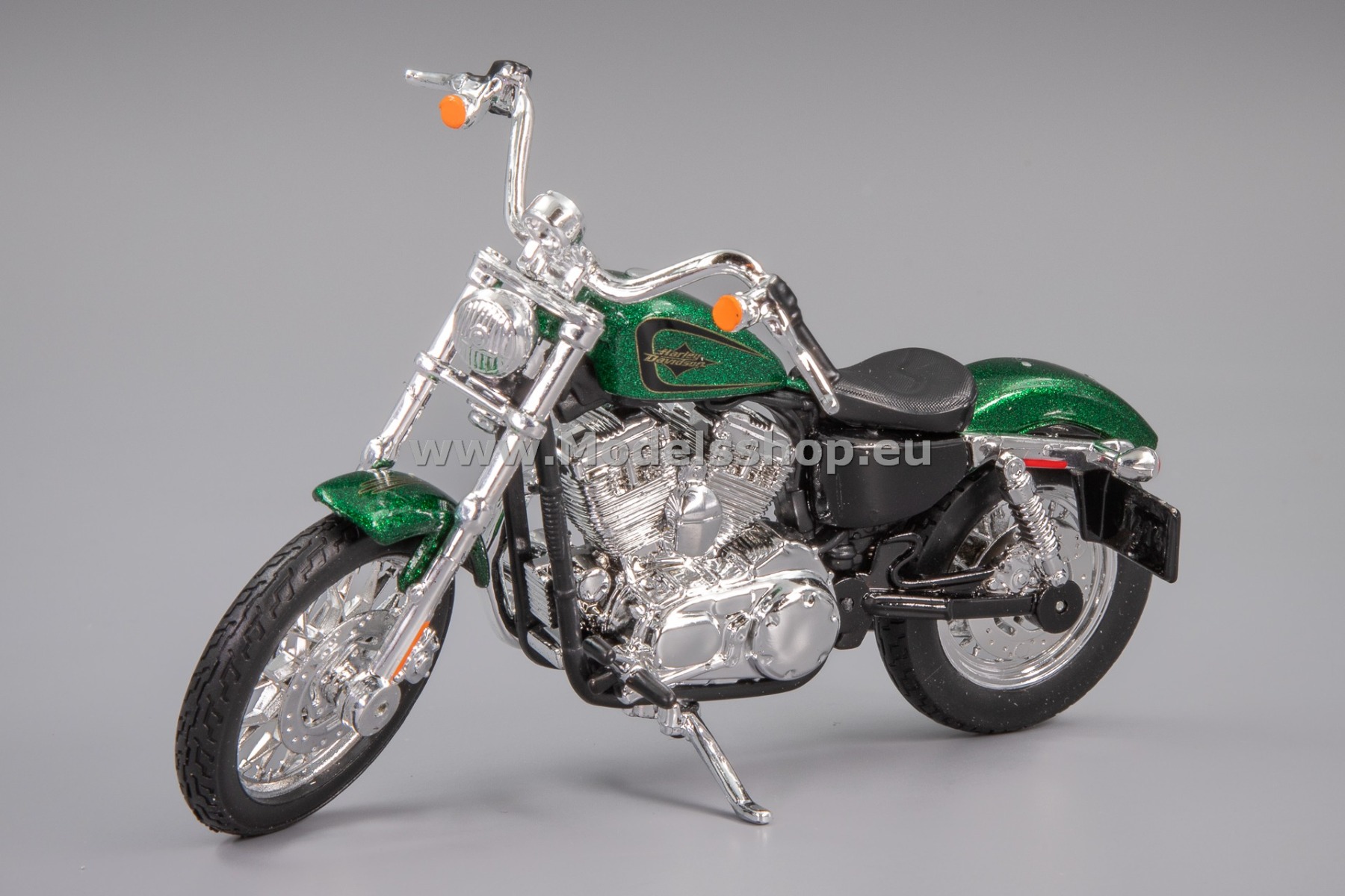 Maisto MAI20-13078 Harley-Davidson XL 1200V Seventy-Two, 2012 /green metallic/