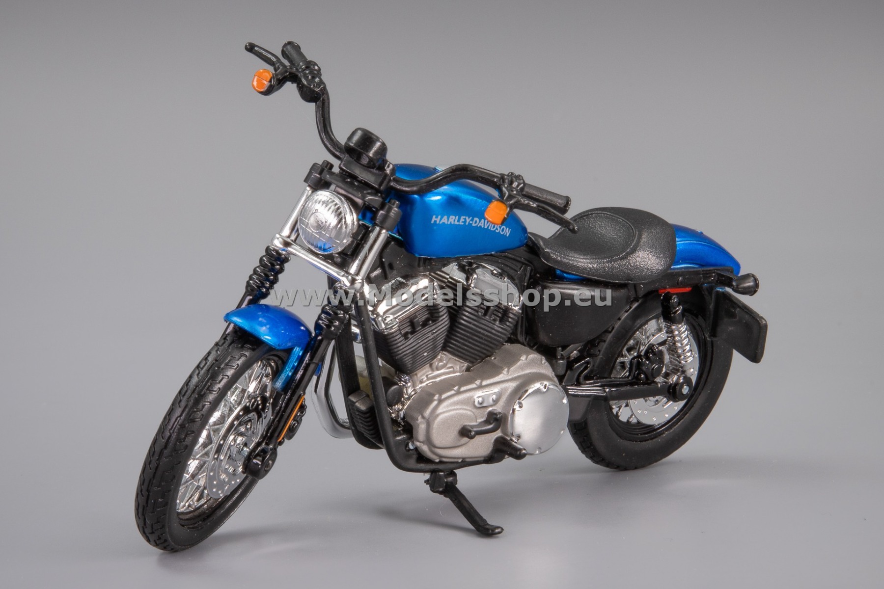 Maisto Harley-Davidson XL 1200N Nightster, 2012 /blue metallic/