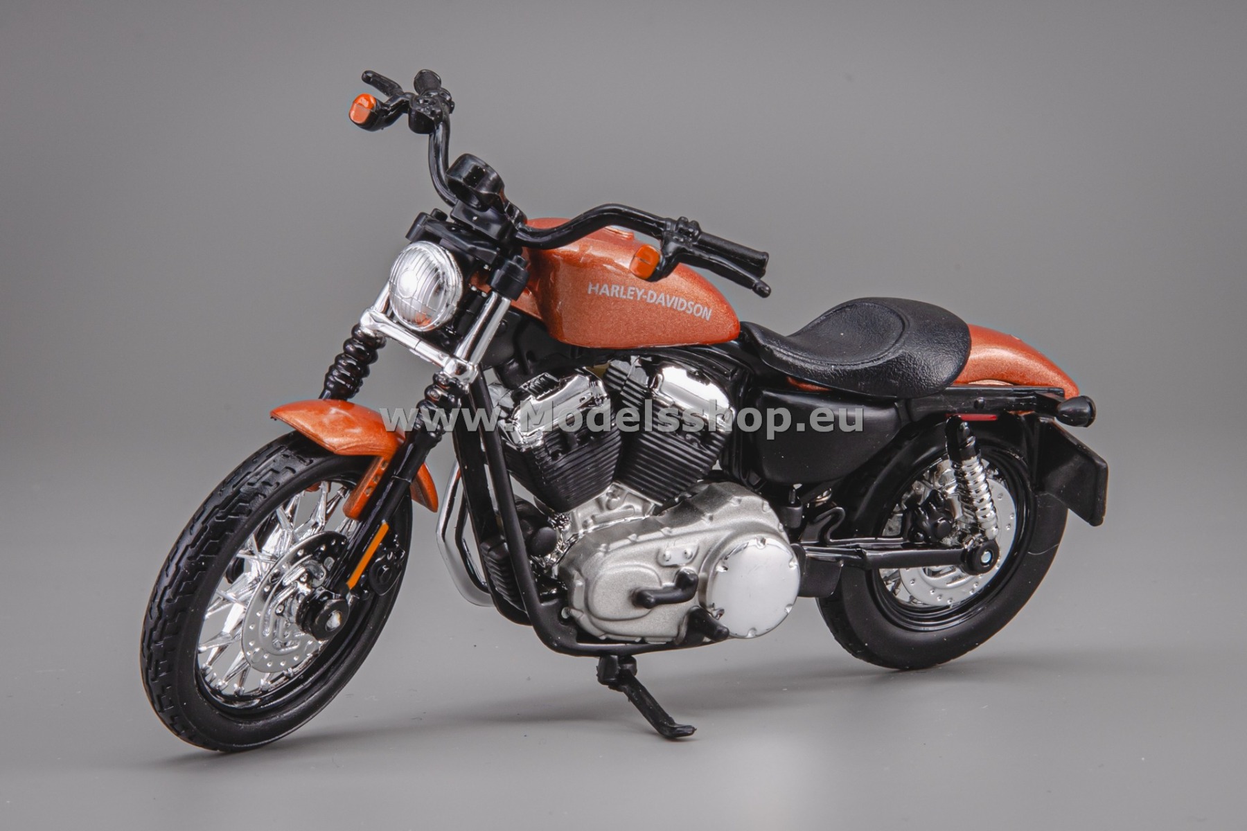 Maisto Harley-Davidson XL 1200N Nightster, 2007 /bronze/