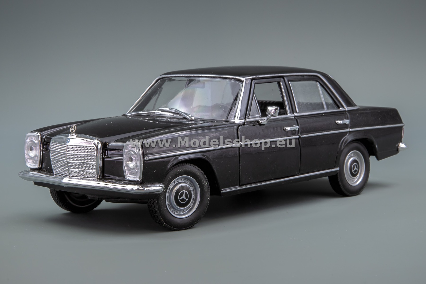 Welly 24091 Mercedes-Benz 220 (W115), 1968 /must/