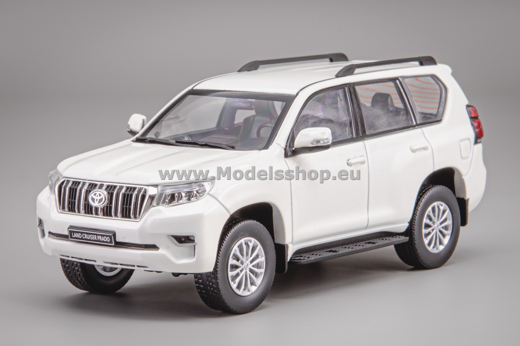Vitesse VSS29410 Toyota Land Cruiser Prado, 2018 /glacier white/, Limited edition